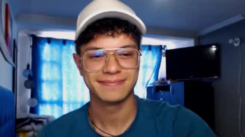 Snapshot of rexbunnybody chatting on March 8, 8:01 pm Rex online show from March 8, 8:01 pm