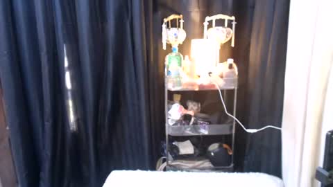 Snapshot of rey_004 chatting on June 15, 4:25 am rey_004 online show from June 15, 4:25 am