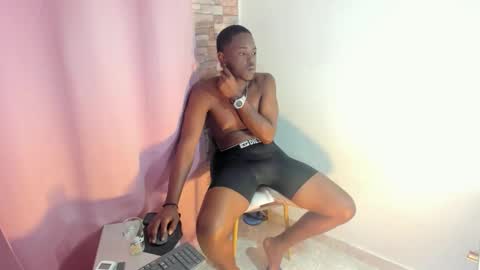 Snapshot of rey_bbc chatting on April 26, 3:37 am rey_bbc online show from April 26, 3:37 am