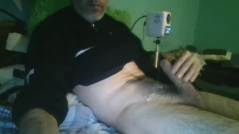 Snapshot of reyes_albert2006 chatting on January 25, 7:39 pm reyes_albert2006 online show from January 25, 7:39 pm