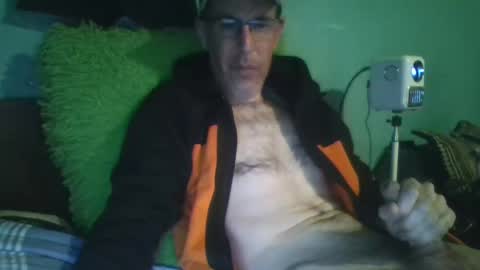 Snapshot of reyes_albert2006 chatting on November 30, 12:53 pm reyes_albert2006 online show from November 30, 12:53 pm