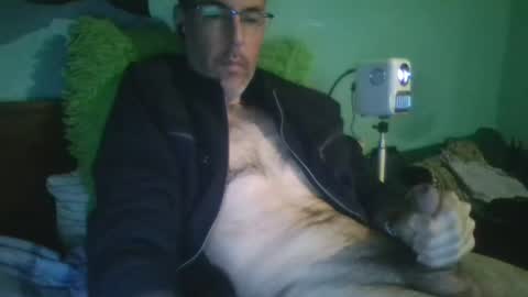 Snapshot of reyes_albert2006 chatting on December 15, 6:39 am reyes_albert2006 online show from December 15, 6:39 am