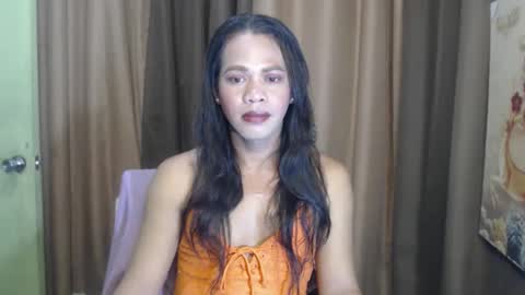 Snapshot of reyna_33mhalia chatting on May 18, 1:06 pm your cum slut online show from May 18, 1:06 pm