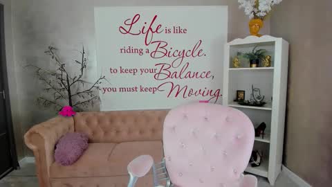 Snapshot of reynathevixen chatting on October 1, 4:24 pm online show from October 1, 4:24 pm