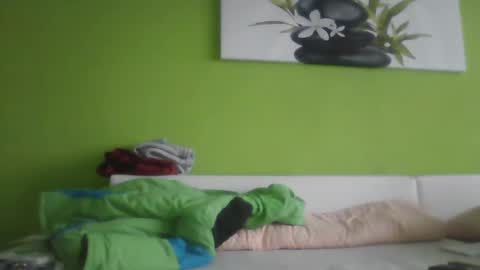 Snapshot of rezik34cz chatting on January 20, 1:32 pm rezik34cz online show from January 20, 1:32 pm