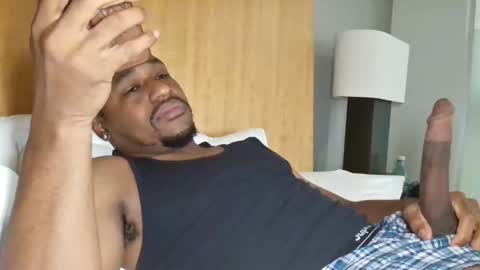 Snapshot of rfryre chatting on December 18, 12:00 pm Taye online show from December 18, 12:00 pm