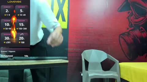 Snapshot of rhaegal_hot chatting on February 22, 8:53 pm Rhaegal online show from February 22, 8:53 pm