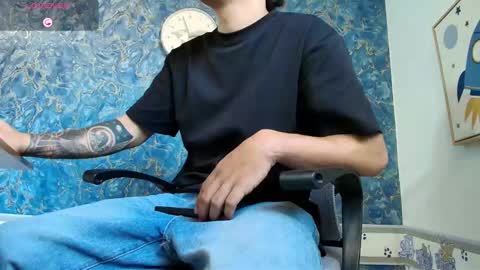 Snapshot of rhaegal_hot chatting on November 9, 7:56 pm Rhaegal online show from November 9, 7:56 pm