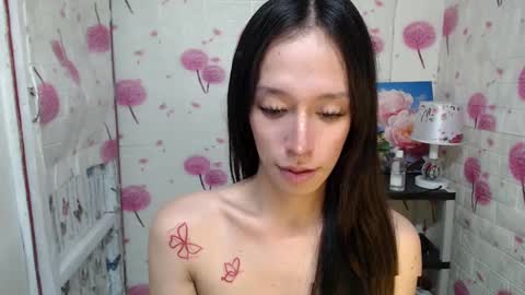 Snapshot of rhian20 chatting on December 3, 5:45 pm HI GUYS IM RHIAN PLEASE GIVE ME THUMBS UP online show from December 3, 5:45 pm