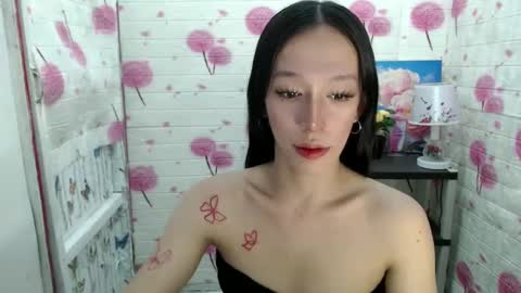 Snapshot of rhian20 chatting on December 8, 10:52 am HI GUYS IM RHIAN PLEASE GIVE ME THUMBS UP online show from December 8, 10:52 am