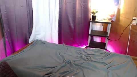 Snapshot of rhian20 chatting on January 15, 4:11 pm HI GUYS IM RHIAN PLEASE GIVE ME THUMBS UP online show from January 15, 4:11 pm