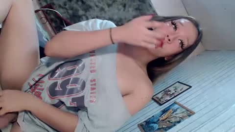 Snapshot of rhian20 chatting on May 7, 11:04 am HI GUYS IM RHIAN PLEASE GIVE ME THUMBS UP online show from May 7, 11:04 am