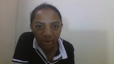 rianahcia online show from July 31, 1:32 pm