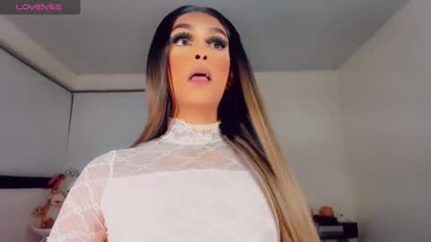 Snapshot of riannagarcia_ chatting on February 28, 12:10 am Rianna Garcia online show from February 28, 12:10 am