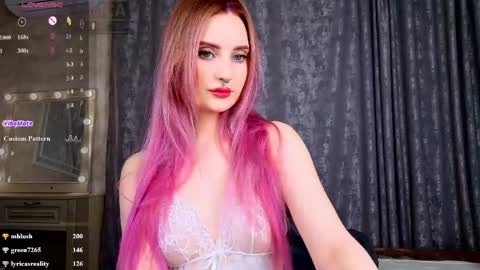 Ria Woods online show from April 30, 10:03 pm