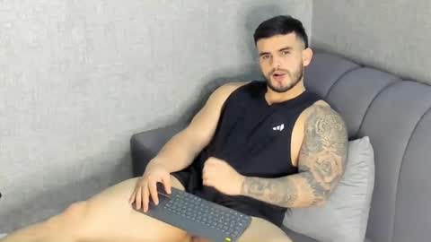 Snapshot of ricardogonzalez666 chatting on January 4, 2:46 am ricardogonzalez666 online show from January 4, 2:46 am