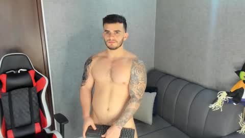 Snapshot of ricardogonzalez666 chatting on February 24, 4:26 pm ricardogonzalez666 online show from February 24, 4:26 pm