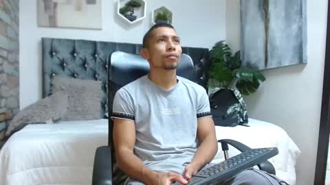 richar_voller online show from February 1, 11:21 am