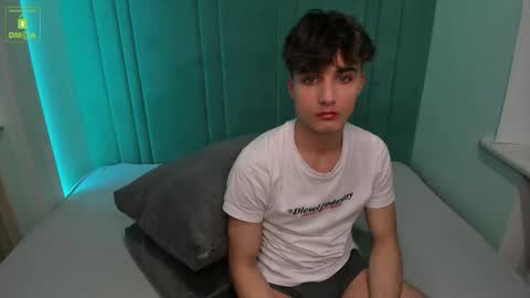 Snapshot of richard_steele_hot chatting on December 4, 3:32 pm Richard online show from December 4, 3:32 pm