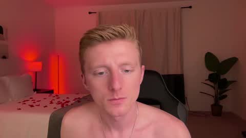 Snapshot of richiewest chatting on February 15, 3:09 am Richie online show from February 15, 3:09 am