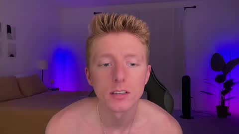 Snapshot of richiewest chatting on February 19, 12:14 am Richie online show from February 19, 12:14 am