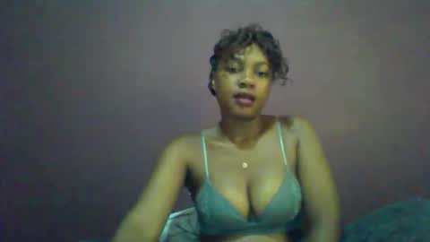 ricie001 online show from April 30, 7:36 am