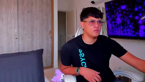 Snapshot of rick_shellby chatting on April 13, 12:21 pm Rick online show from April 13, 12:21 pm