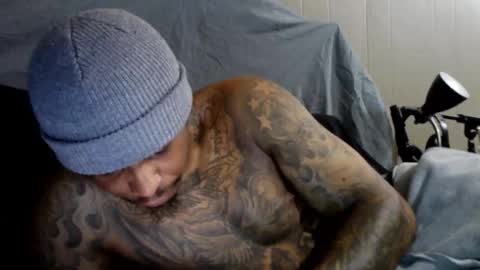 Snapshot of rickavelli chatting on December 3, 3:21 pm Rick online show from December 3, 3:21 pm