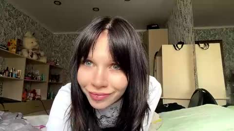 Chloe online show from May 16, 10:36 am