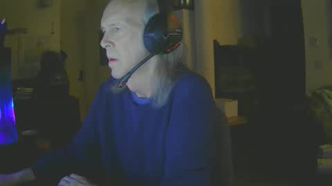 Snapshot of rickl56 chatting on December 15, 1:21 am rickl56 online show from December 15, 1:21 am