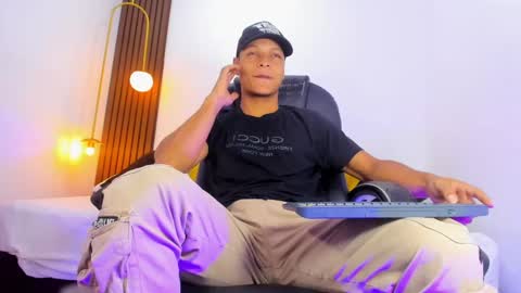 Snapshot of ricky_owens1 chatting on February 14, 7:44 pm Ricky online show from February 14, 7:44 pm