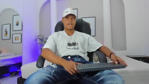 Snapshot of ricky_owens1 chatting on November 10, 8:30 pm Ricky online show from November 10, 8:30 pm