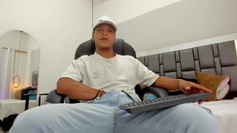 Snapshot of ricky_owens1 chatting on December 1, 8:58 pm Ricky online show from December 1, 8:58 pm