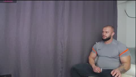 Snapshot of rickymiami1 chatting on November 16, 6:02 pm rickymiami1 online show from November 16, 6:02 pm