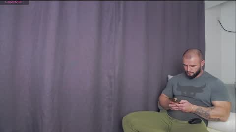 Snapshot of rickymiami1 chatting on December 2, 8:26 pm rickymiami1 online show from December 2, 8:26 pm