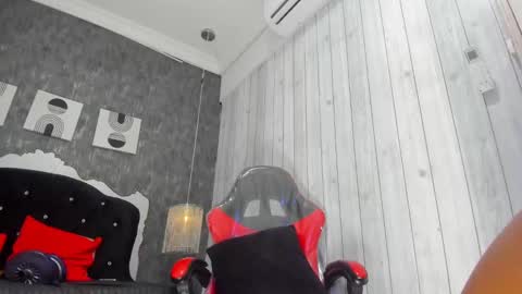 Snapshot of ricobrown777 chatting on February 15, 10:22 am RicoBrowm online show from February 15, 10:22 am