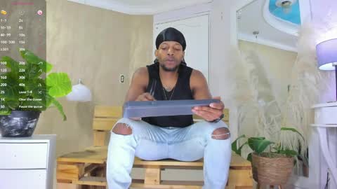 Snapshot of ricobrown777 chatting on May 6, 3:57 am RicoBrowm online show from May 6, 3:57 am