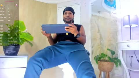 Snapshot of ricobrown777 chatting on May 13, 3:59 am RicoBrowm online show from May 13, 3:59 am