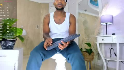 Snapshot of ricobrown777 chatting on May 17, 3:59 am RicoBrowm online show from May 17, 3:59 am