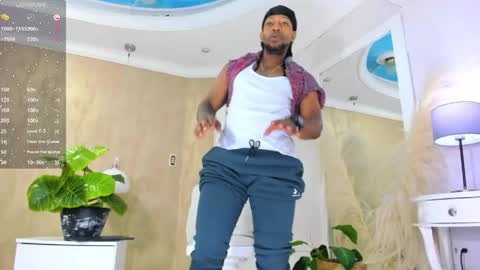 Snapshot of ricobrown777 chatting on May 18, 4:07 am RicoBrowm online show from May 18, 4:07 am