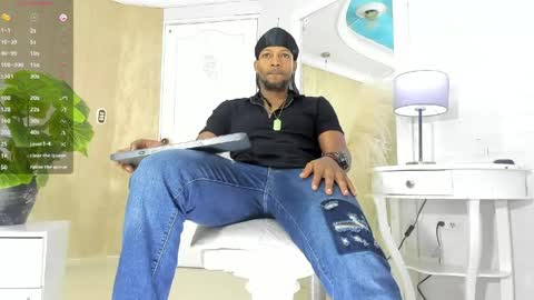 Snapshot of ricobrown777 chatting on June 7, 3:54 am RicoBrowm online show from June 7, 3:54 am
