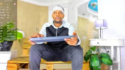 Snapshot of ricobrown777 chatting on June 21, 3:53 am RicoBrowm online show from June 21, 3:53 am