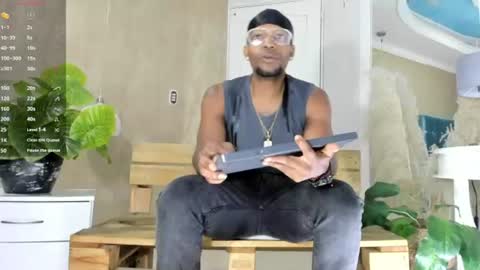 RicoBrowm online show from July 7, 4:15 am