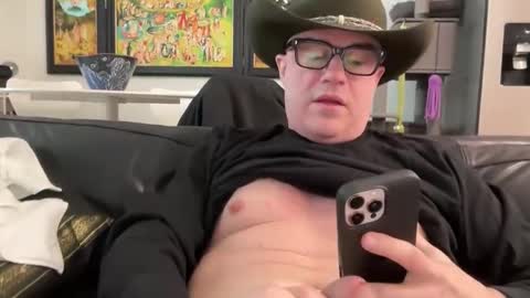 Snapshot of ridemaster26 chatting on December 20, 9:44 pm Ridemaster online show from December 20, 9:44 pm