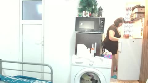 Snapshot of ridemerafsuzana chatting on December 3, 11:41 am Ridemeraf online show from December 3, 11:41 am