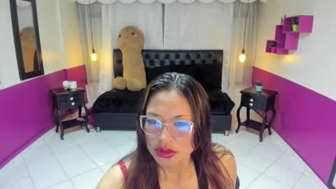 Snapshot of rihana_grey chatting on October 3, 10:23 am Rihana online show from October 3, 10:23 am
