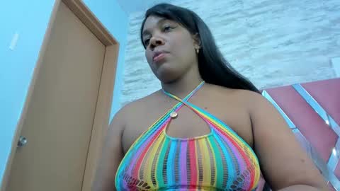 Snapshot of rihanna_abiodun chatting on January 12, 1:42 am Rihanna Abiodun online show from January 12, 1:42 am