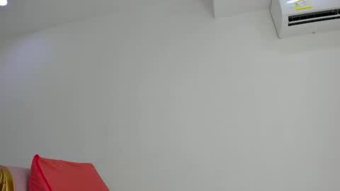 Snapshot of rihanna_abiodun chatting on May 13, 6:05 pm Rihanna Abiodun online show from May 13, 6:05 pm