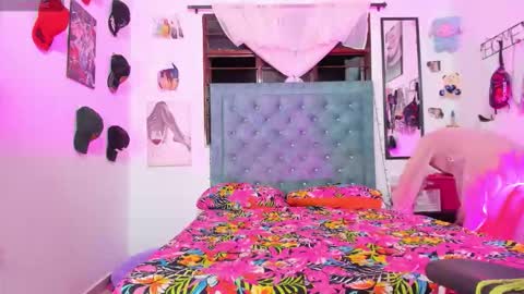 Rihanna hotx online show from February 12, 3:12 am