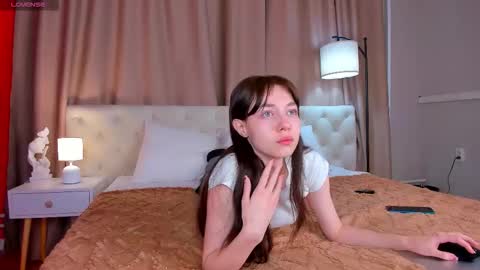 Snapshot of rihanna_walker chatting on September 15, 1:05 am rihanna_walker online show from September 15, 1:05 am